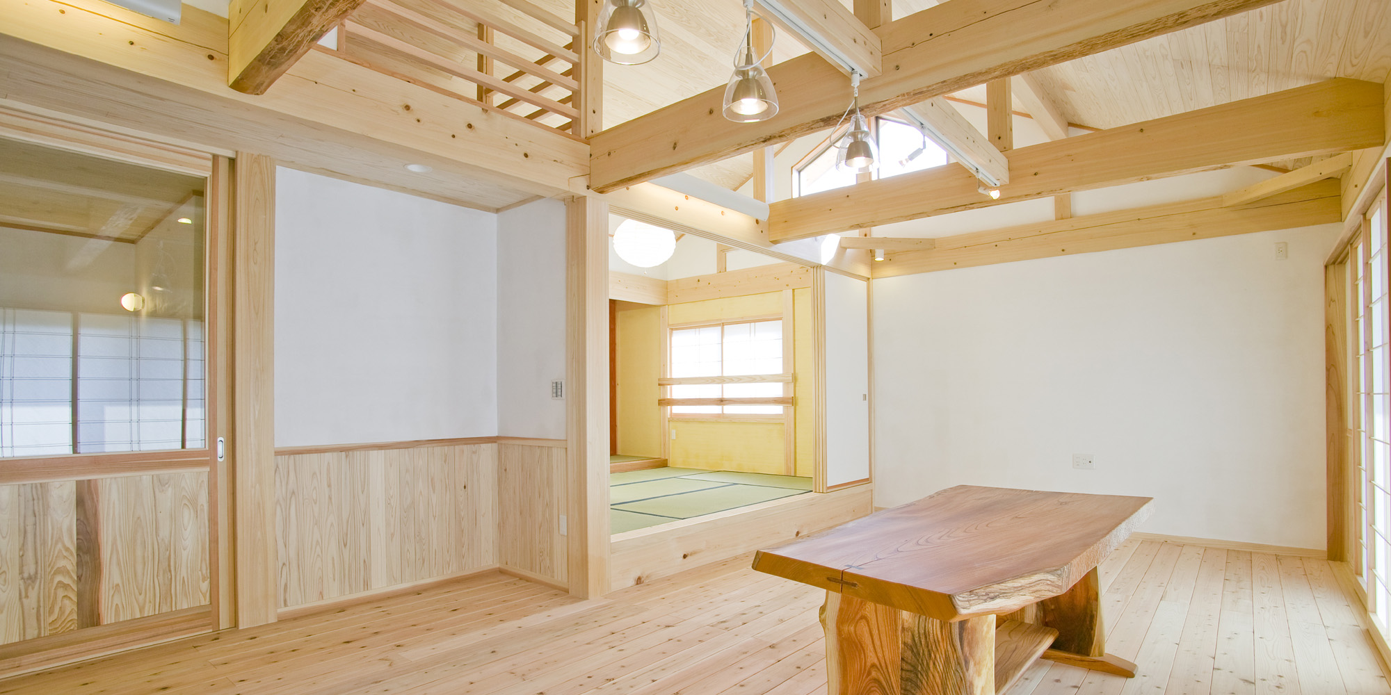 005-東京都町田市能ヶ谷-木造注文住宅-深建工房-リビングダイニング-2000-1000
